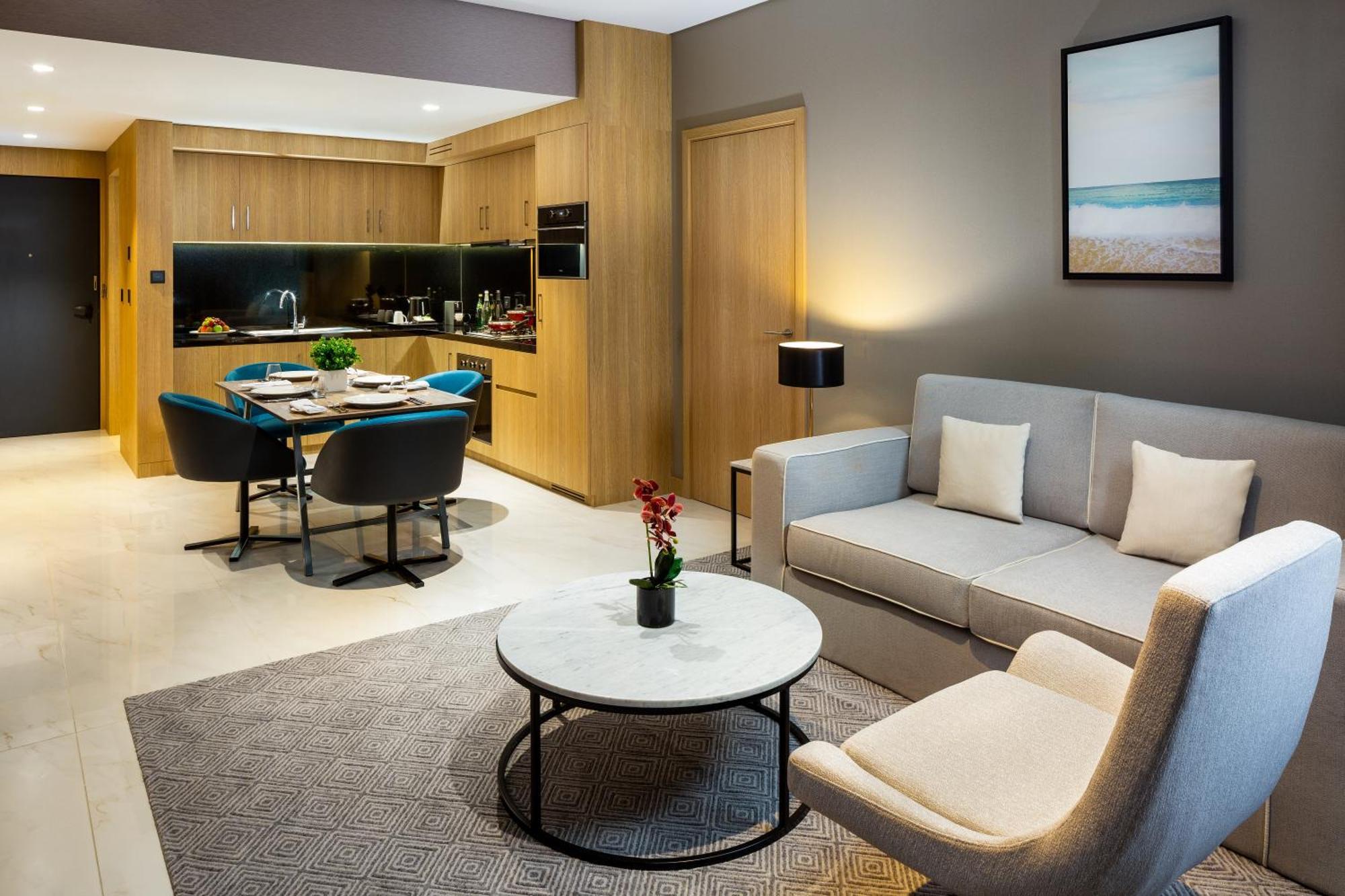 Executive Suite Kitchen